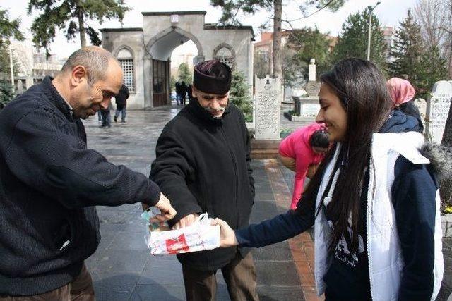 Sınav Öncesi Türbeler Doldu