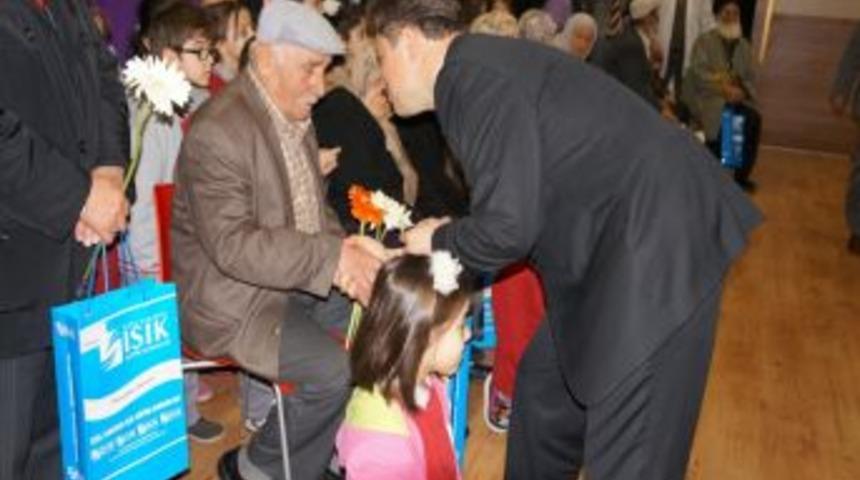 Işık Koleji &Ouml;ğrencileri Yaşlılara Unutulmaz Bir G&uuml;n Yaşattı