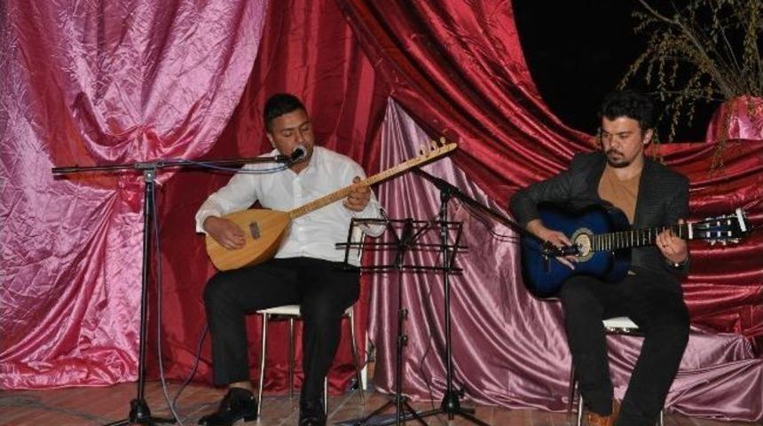 Yerk&ouml;y&rsquo;de Lise &Ouml;ğrencilerinden Şiir Dinletisi