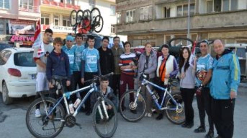 Şehitler İ&ccedil;in Pedal &Ccedil;eviriyorlar