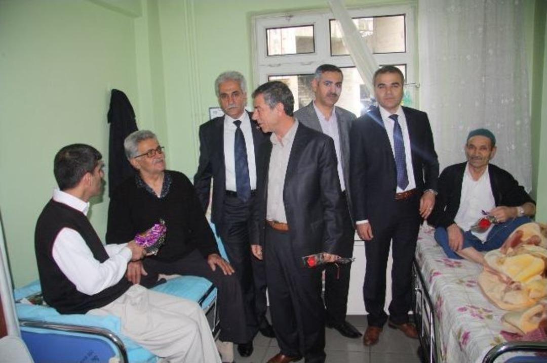 Bing&ouml;l&rsquo;de Yaşlılara Anlamlı Ziyaret