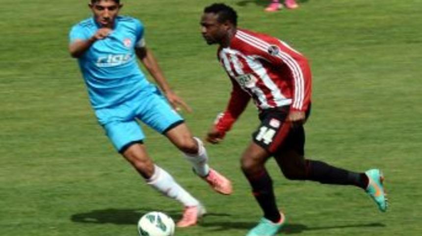 Sivasspor, A 2 Takımı Ile Yaptığı Hazırlık Ma&ccedil;ını 3-1 Kazandı