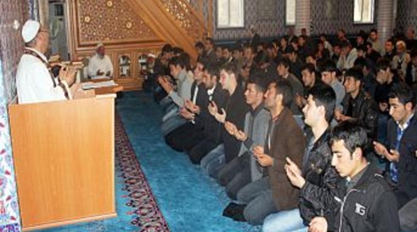 Birecik'te Eller YGS Sınavı &Ouml;ncesi Toplu Semaya Y&uuml;kseldi