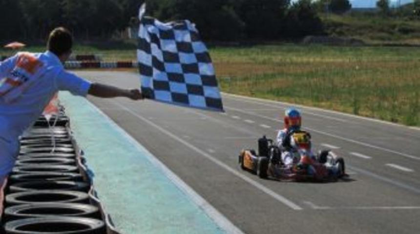 T&uuml;rkiye Karting Şampiyonası'nın Ilk Yarışları İzmir'de Başladı