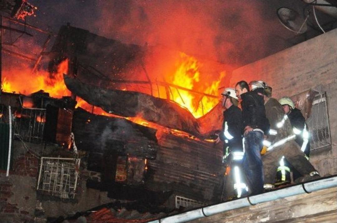 Ahşap Binada Yangın Paniği