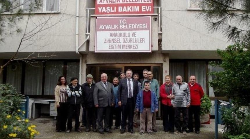 T&uuml;rk&ouml;zen Ve Ayvalık Chp Yaşlıları Unutmadı
