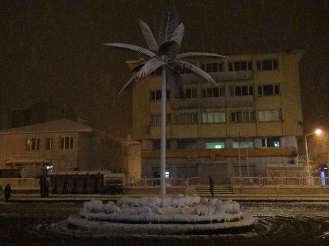 Tatvan&rsquo;da Kar Yağışı 3