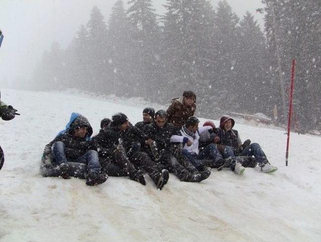 Artvin &Ccedil;oruh &Uuml;niversitesi&rsquo;nden Geleneksel Kar Şenliği 1