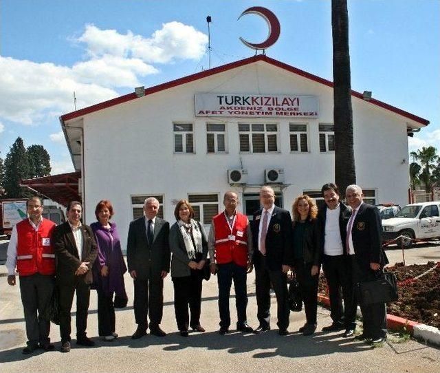 Suriyeli M&uuml;ltecilere Yardım 1