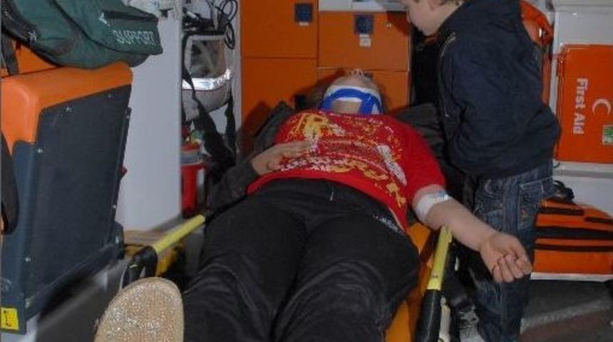 Devrilen Aracın S&uuml;r&uuml;c&uuml;s&uuml; Yaralıları Bırakıp Ka&ccedil;tı