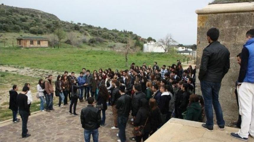 &Uuml;niversite &Ouml;ğrencileri Gelibolu Yarımadasında