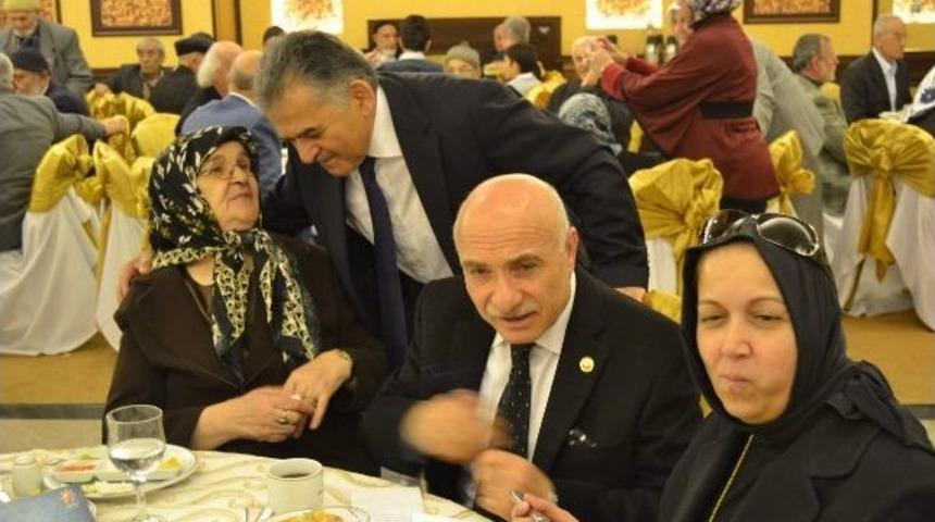 Yaşlılar Ak Parti&rsquo;nin Huzur Sofrasında Buluştu