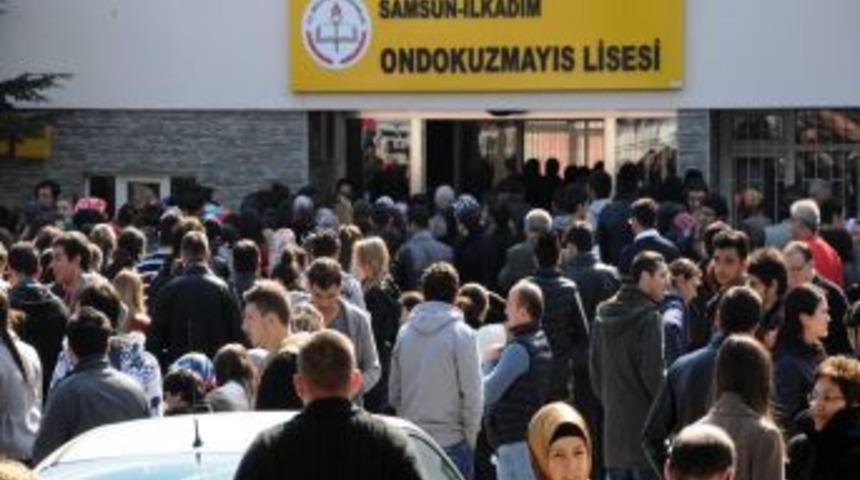 Aileler YGS'ye Giren &Ccedil;ocuklarından Daha &Ccedil;ok Heyecanlandı