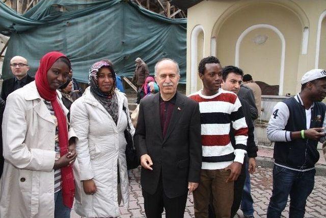 Karvak'tan Vali Harput'a Şükran Plaketi