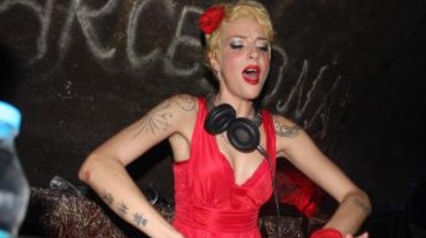 Dj Berna &Ouml;zt&uuml;rk Gazianteplileri Coşturdu