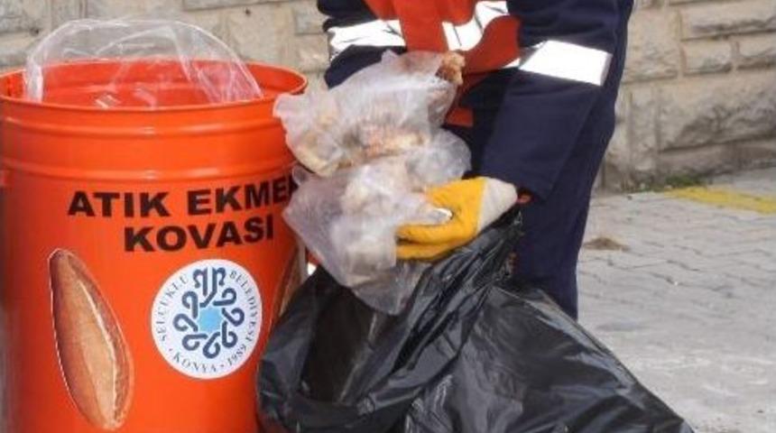 Sel&ccedil;uklu'da Bayat Ekmek Ve Atık Yağ &Ccedil;&ouml;pe Gitmiyor