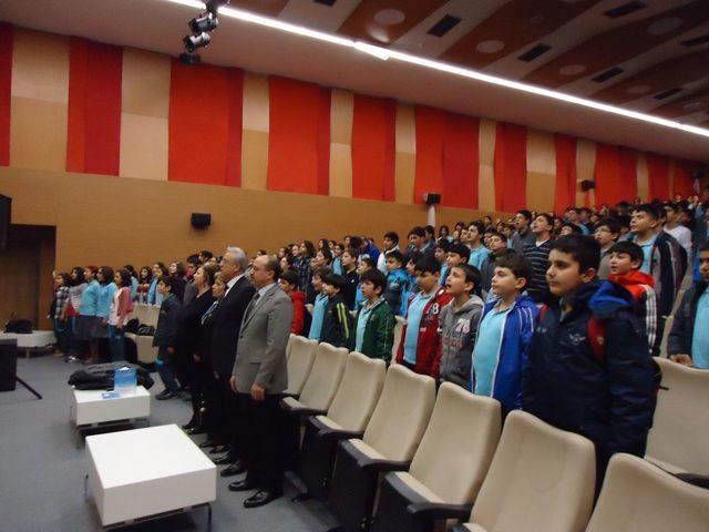 Güzide Hanım İlköğretim Okulu'nda, Çanakkale Türküleri Yankılandı