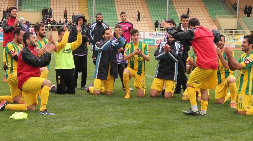 Adıyamanspor&rsquo;da &Uuml;mraniye Ma&ccedil;ının Galibiyet Sevinci Yaşanıyor