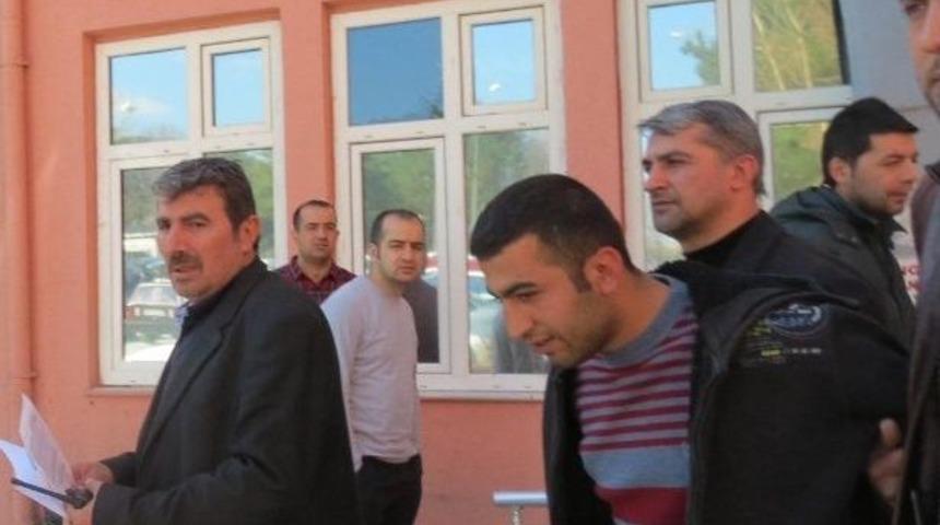 Kız Meselesi Y&uuml;z&uuml;nden Kavga