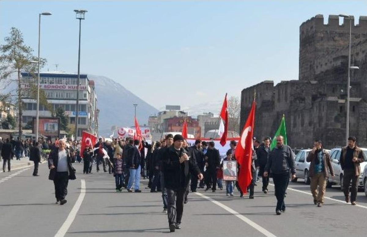 Muhsin Yazıcıoğlu &Ouml;l&uuml;m Yıl D&ouml;n&uuml;m&uuml;nde Anıldı