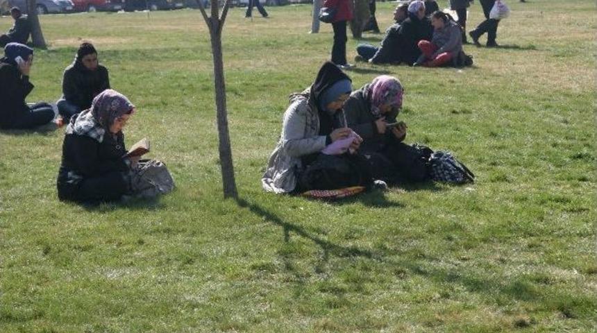 Afyonkarahisar&rsquo;da Ygs&rsquo;de 14 Bin Kişi Ter D&ouml;kt&uuml;