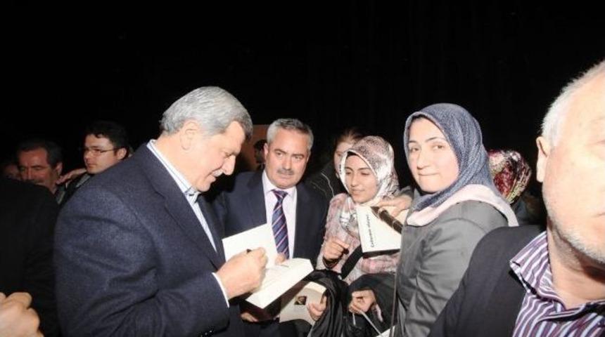 Karaosmanoğlu Siyaset Akademisi'nde Ders Verdi