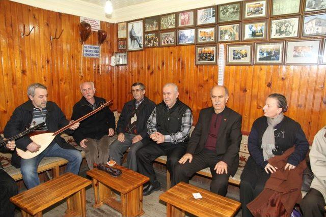 Vali Harput, Esnafla Sohbet Edip, Aşıkları Dinledi