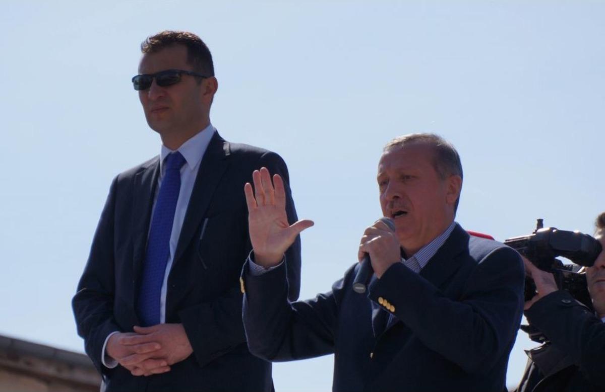 Erdoğan'ın Helikopteri Havada Skorsy Ve Kobra Helikopterleri Ile Korundu