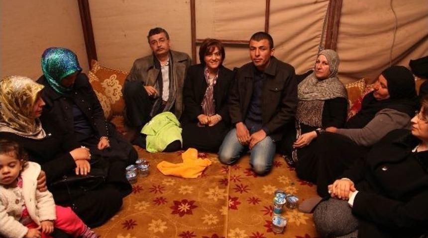 Bakan Yardımcısı Ve Şanlıurfa Valisi Serbest Bırakılan Askeri Ziyaret Etti