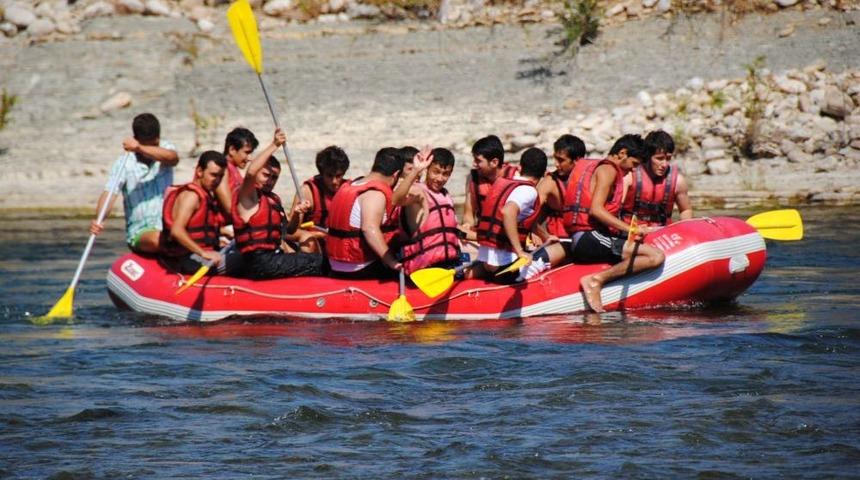 Nevruz Bayramı Tatili S&uuml;resince 10 Bin İranlı Rafting Yapacak