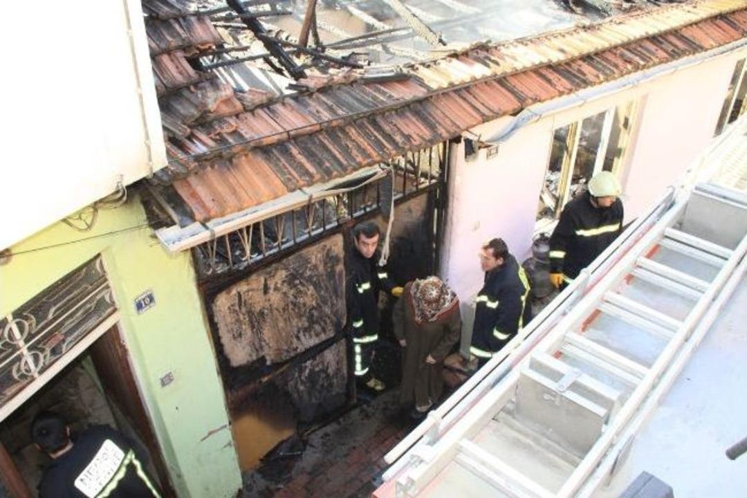 K&uuml;le D&ouml;nen Evde Yatalak Hasta Camdan Kurtarıldı