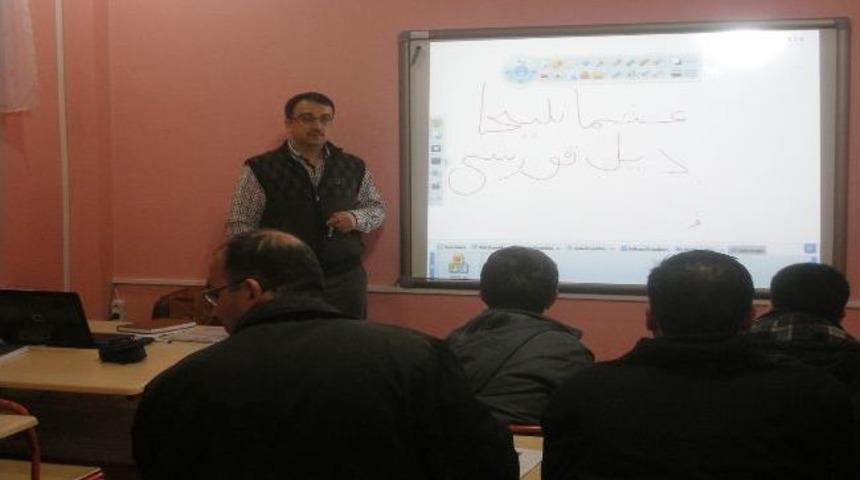 Kula'da Osmanlıca Kursuna Yoğun İlgi