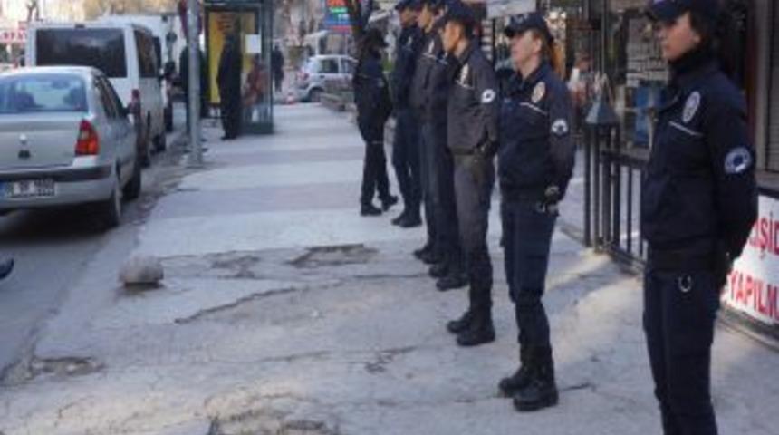 Ankara'daki Operasyon: Liman-İş Sendikası'nda Arama Yapılıyor