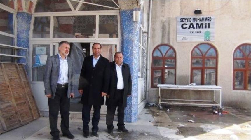 Milletvekili &Ccedil;iftci Onarılan Cami İnşaatlarını Gezdi