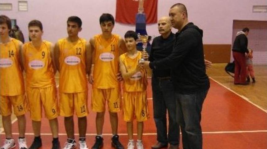 Adaspor Kul&uuml;b&uuml; K&uuml;&ccedil;&uuml;k Erkekler Aydın İl Şampiyonu Oldu