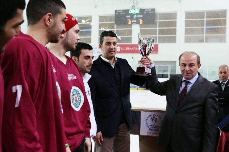 Atatürk Üniversitesi Buz Hokeyi Erkek Takımı Türkiye Şampiyonu G5