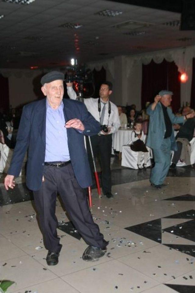 Söke Hilmi Fırat Huzurevi Korusu Dinleyenleri Coşturdu 1