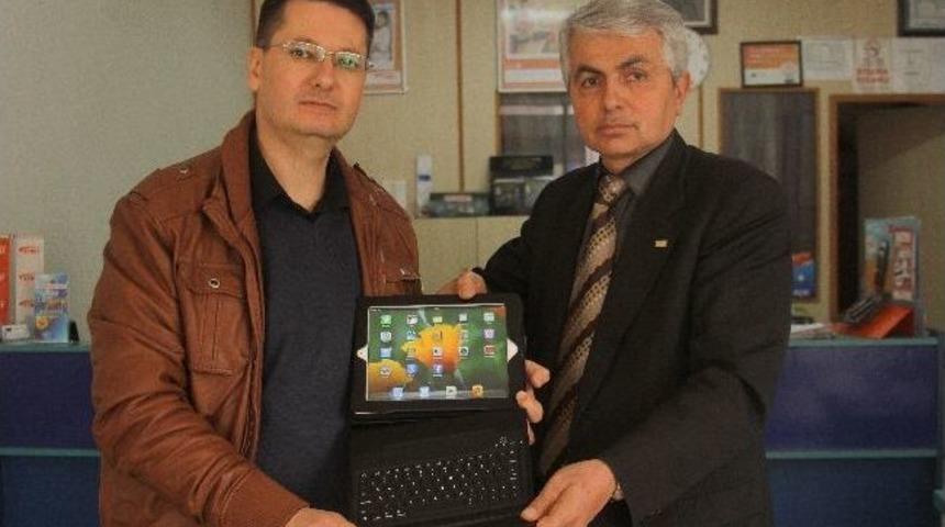 Ttnet&rsquo;in Manisalı Talihlisi &Ouml;d&uuml;l&uuml;n&uuml; Aldı