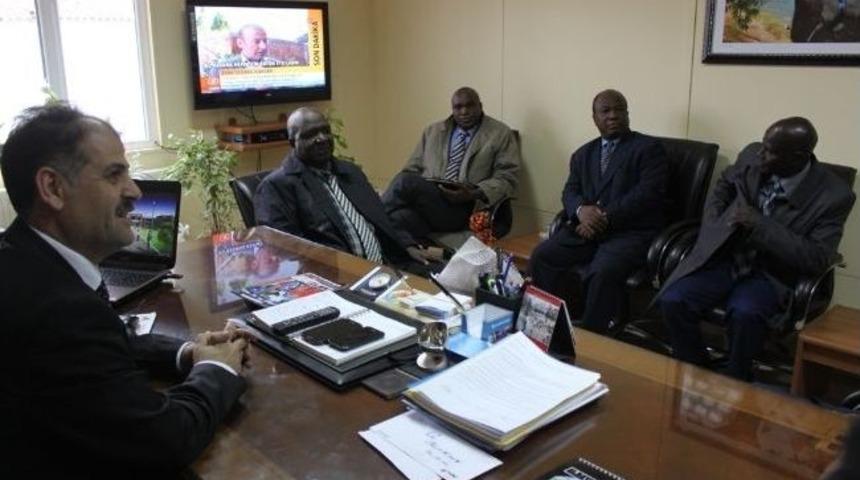 Mali Heyetinden M&uuml;d&uuml;r Kına&rsquo;ya Ziyaret