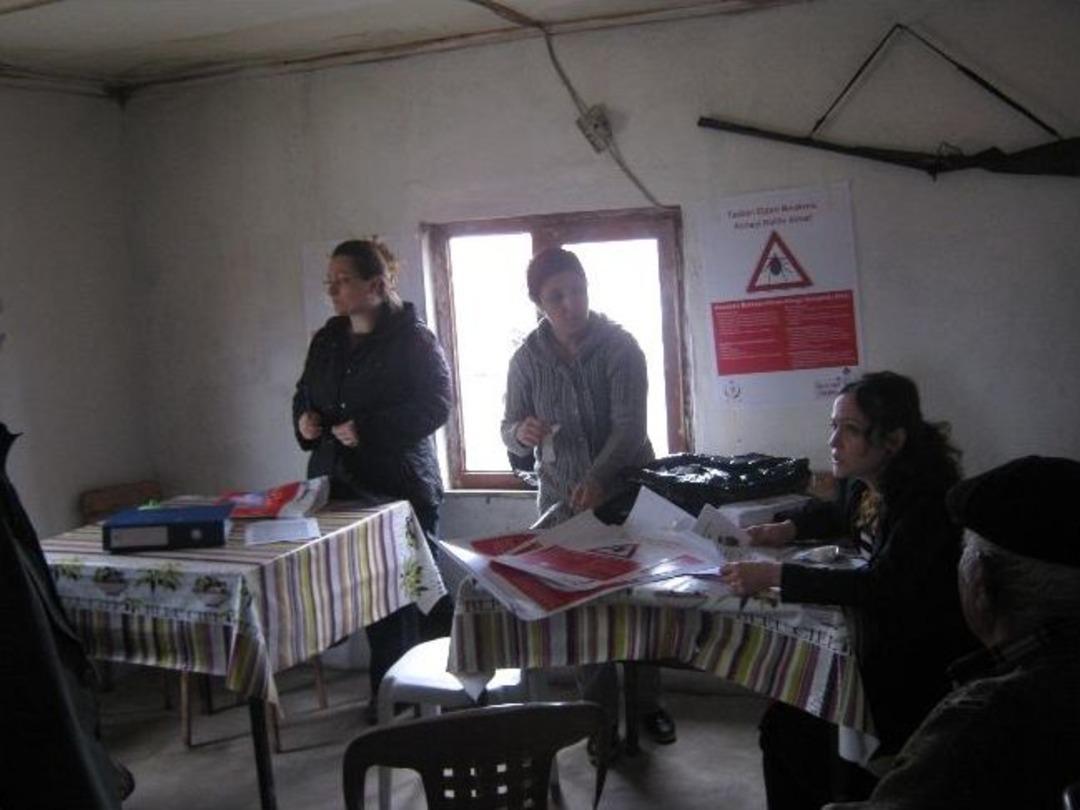 Lapseki'de K&ouml;yl&uuml;lere Kene Kartı Dağıtıldı