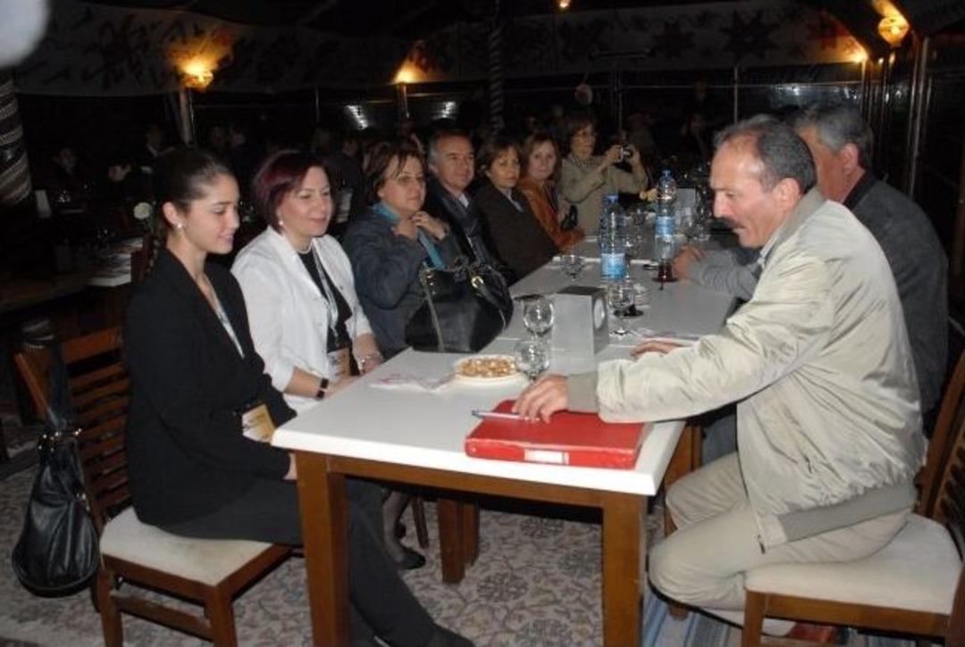 Profes&ouml;rler Y&ouml;r&uuml;k M&uuml;zesini Gezdi