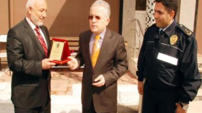 Kocaeli Polisi, Yeni Tasarlanan Yeleklerle Daha G&ouml;r&uuml;n&uuml;r Olacak