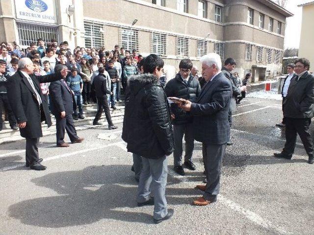 Yakutiye İlçesi Geneli Bilgi Ve Kültür Yarışmasında Erzurum Lisesi Birinci Oldu