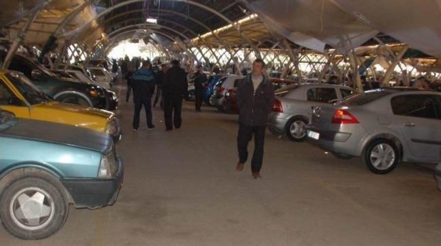 İkinci El Otomobilde Yaprak Kımıldamıyor