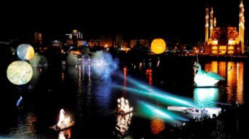 Adana Tiyatro Festivali 15&rsquo;inci Kez &lsquo;perde&rsquo; Diyor