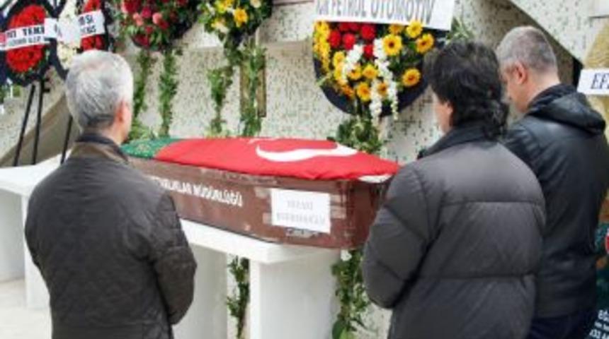 Afganistan'da &Ouml;len M&uuml;hendis İzmir'de Defnedildi