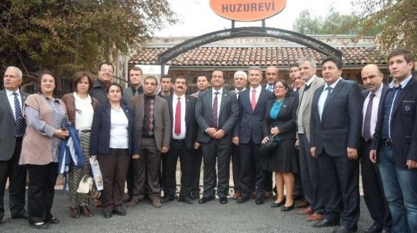 Huzurevi Sakinlerine Hoşg&ouml;r&uuml; Yemeği