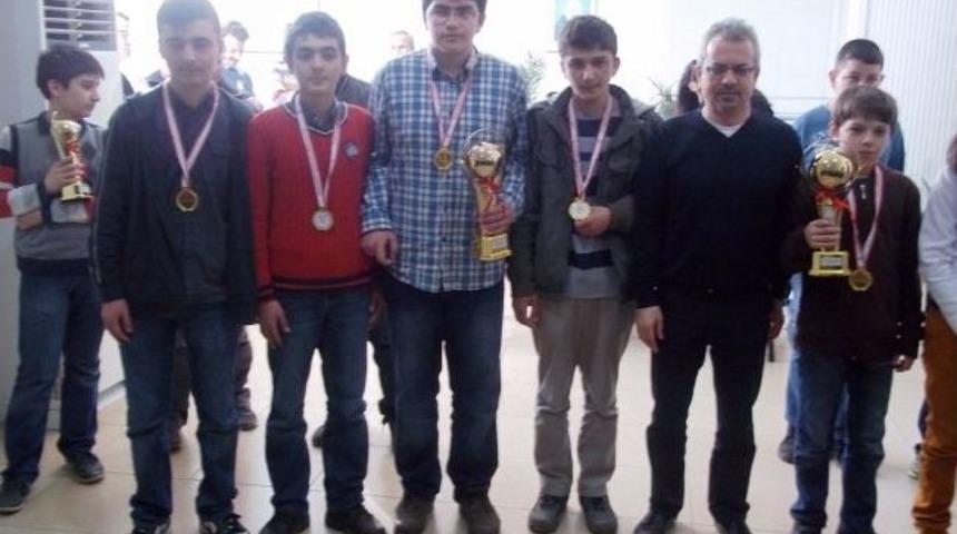 &Ccedil;ocuk Ve Yıldızlar Satran&ccedil; Ligi Sona Erdi