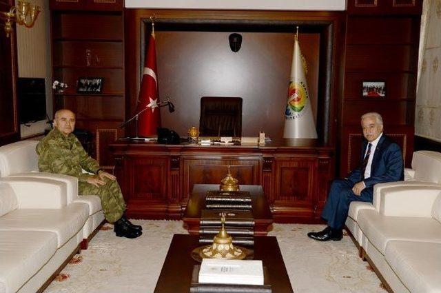 Tümgeneral Bostancı Aldırmaz’ı Ziyaret Etti