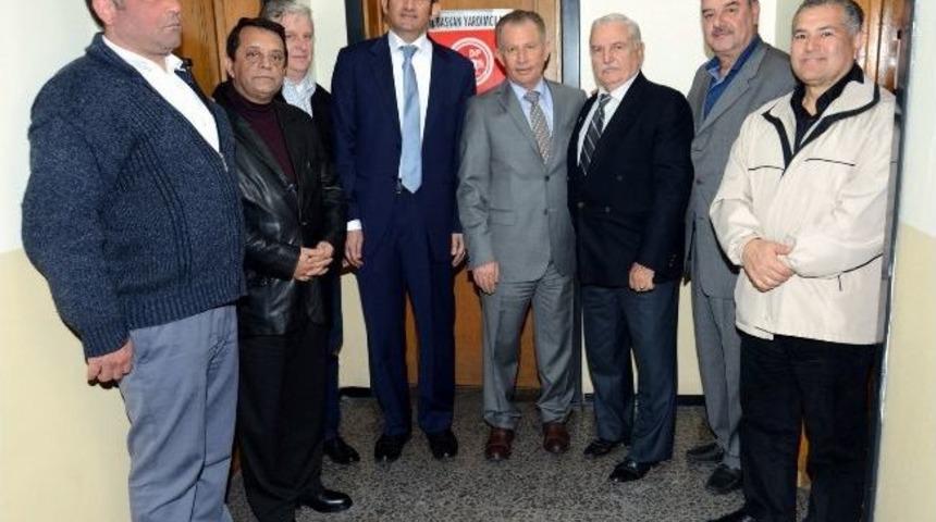 Ege Koop Başkanı H&uuml;seyin Aslan Demokrat Parti İl Başkanı G&ouml;khan Karatekin'i Ziyaret Etti